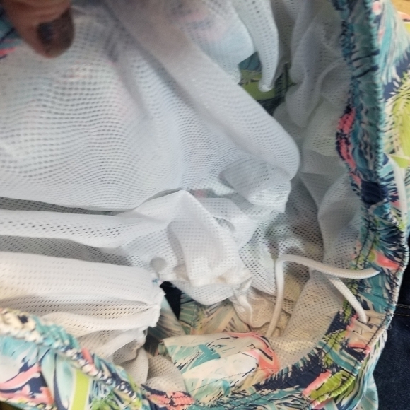 Vineyard Vines palm tree swim trunks - Picture 2 of 10